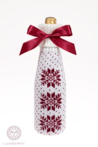 Декоративный чехол на  бутылку Luxberry Norway, белый/бордо